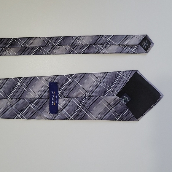 Stripe Tie - Picture 3 of 4